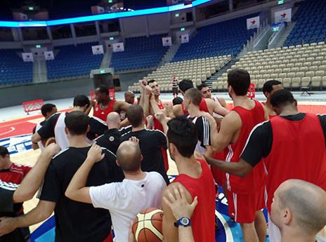 סוף סוף. י-ם ערכה אימון בכורה בארנה