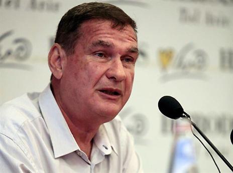 בדרך לפרידה מהפועל. רמון (אלן שיבר)