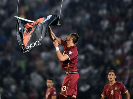 הורדת הדגל. הרגע שהצית את המהומה