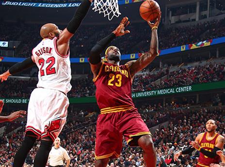 ג'יימס. להט בהארכה (getty)