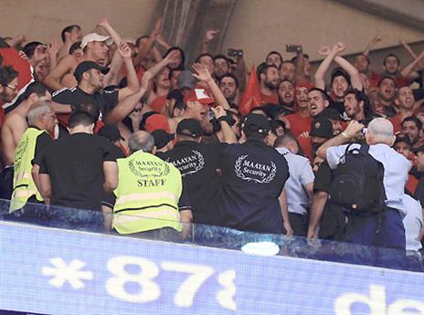 ואיזה כיף לאוהדים (צילום: אלן שיבר)