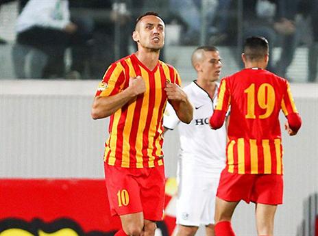 ובנמל - חוגגים (עודד קרני)