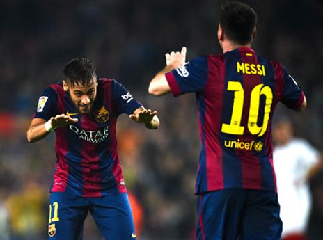 חוגג את השיא עם החבר החדש