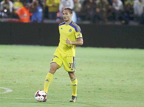 בספק למשחק הקרוב. קרלוס