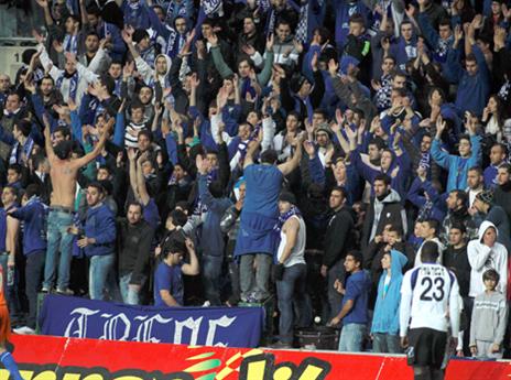 יש להם סיבה טובה להגיע. אוהדי הפועל פ"ת (אלן שיבר)