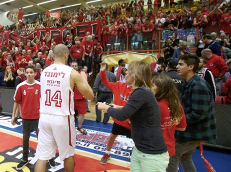 בפעם האחרונה לימומנד יורד לחדר ההלבשה בהדר יוסף (אלן שיבר)