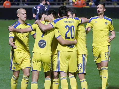 מכבי ת"א חוגגת. תיאבק עד הסוף? (אלן שיבר)