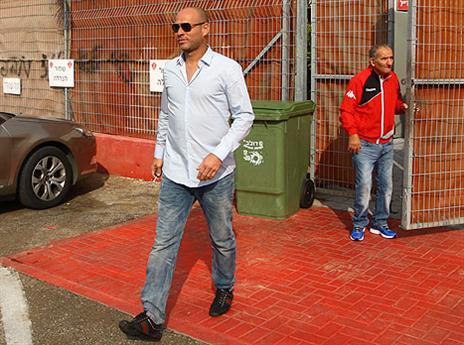 דומב, נפרד מהשחקנים