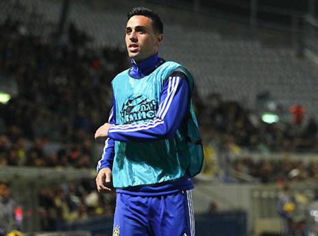 זהבי פתח על הספסל