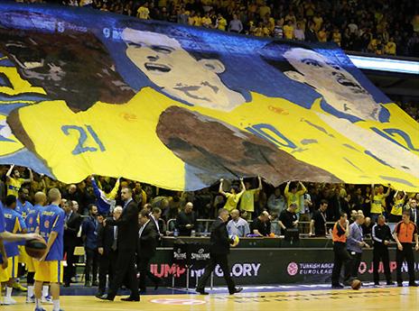 גם אוהדי מכבי נתנו הצגה (אלן שיבר)