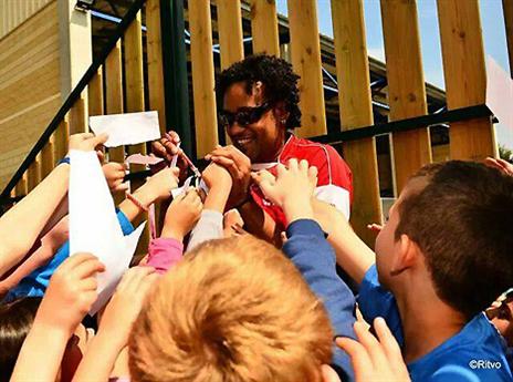 לא שוכח לתת להם יחס