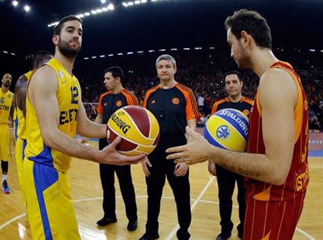 עוד לפני הפתיחה, איך אפשר לותר על החלפת הכדורים (gettyimages)