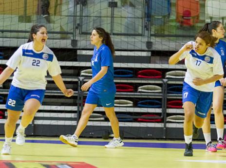 שתי היריבות הגדולות סיפקו עוד קרב  (צילום: יועד כהן, איגוד הכדוריד)