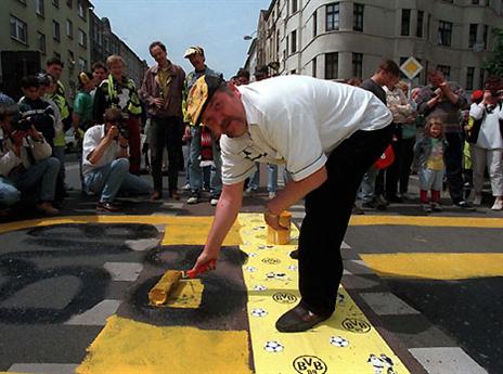 והחגיגות נמשכו ונמשכו