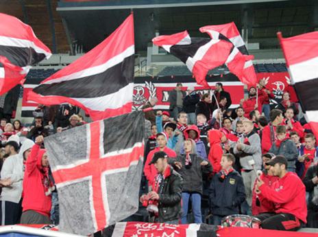 הקהל נתן צבע (עדי אורן)