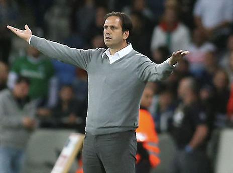 רוני לוי. לא מנפנף דגל לבן (אלן שיבר)