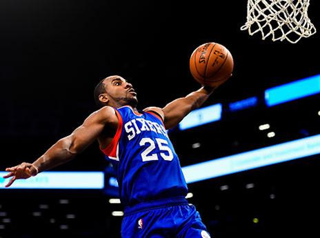 והנה גם ריחוף במדי הסיקסרס (gettyimages)