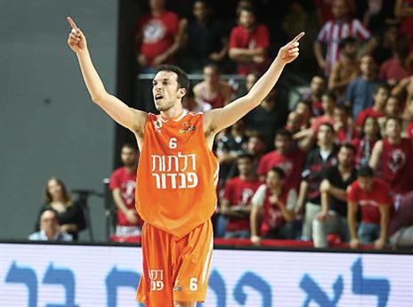 שלשה גדולה שלו החזירה את דרוקר למשחק (אלן שיבר)