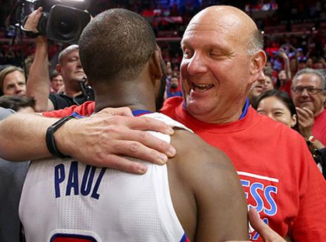 גם סטיב בולמר, כצפוי, איבד את זה (getty)