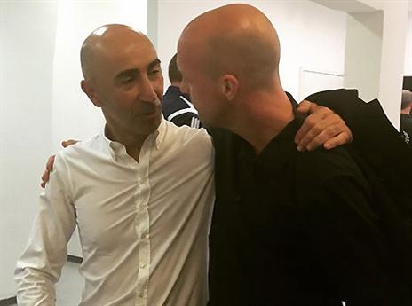 התחבקו ארוכות. פאקו וקרויף (האתר הרשמי של מכבי ת"א)