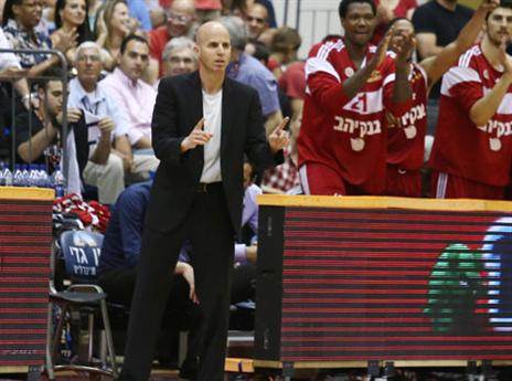 יש לו מה לתקן. פרנקו (אלן שיבר)