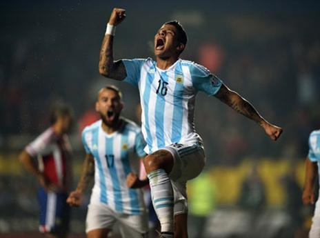 רוחו פתח את המטווח (AFP)