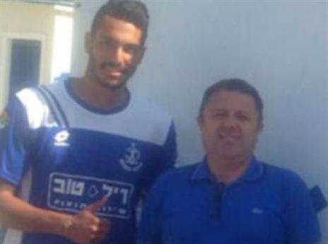 אז'ובל עם המנכ"ל יורם עינב (הפייסבוק של הפועל פ"ת)