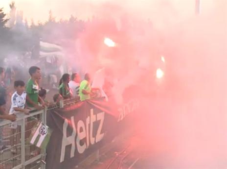 היו אבוקות במשחק אימון, כדורגל קצת פחות