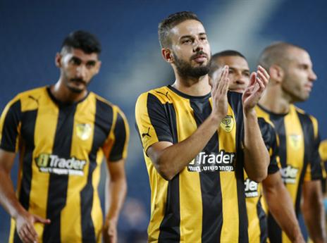 גבאי מודה לקהל בסיום (אלן שיבר)