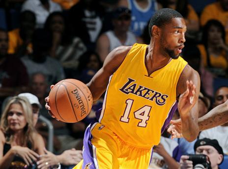 סמית' במדי הלייקרס. לא קיבל מקום בסגל (Getty)