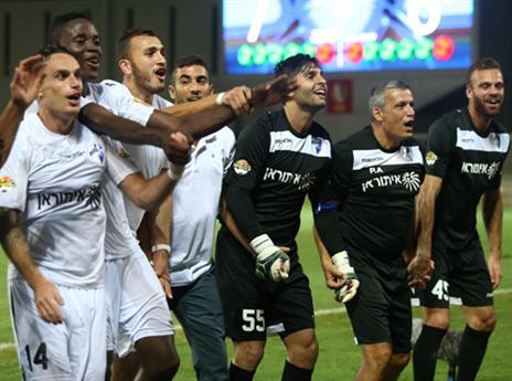 מודים לקהל שהגיע. שחקני ק"ש (אלן שיבר)