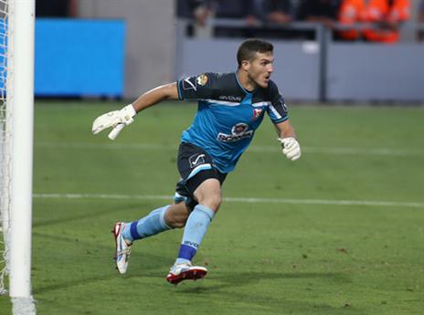 ספג שלישייה. קדוש (אלן שיבר)