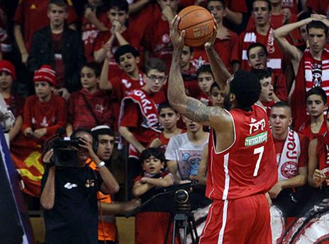 "נהניתי עם האוהדים". קיצ'ן במדי ירושלים