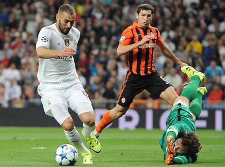 רדיפה מביכה. מי אמר שבנזמה בכלל רוצה להגיע? (gettyimages)