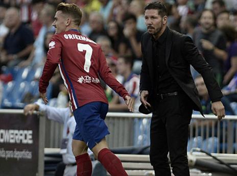 סימאונה יודע למי לשלוח פרחים (getty)