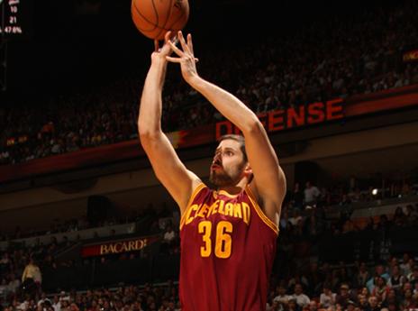 והתחיל לקלוע מחוץ לקשת (getty)