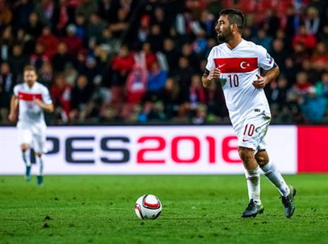 ארדה וטורקיה במרחק נגיעה מהפלייאוף  (gettyimages)