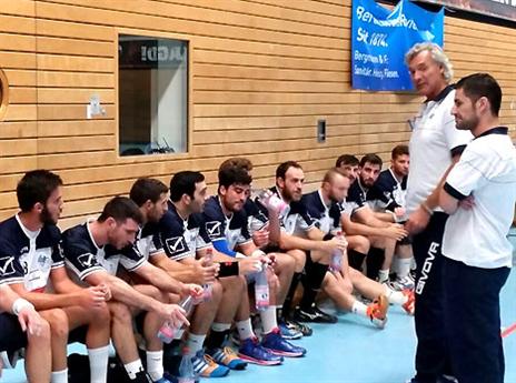 קרלן עם השחקנים. יגיעו למקום הראשון?