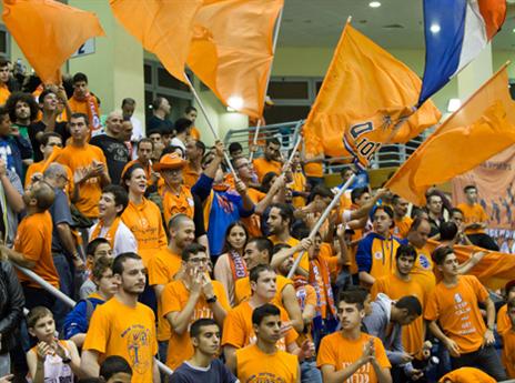 אווירה לוהטת בבית מכבי (עודד קרני)