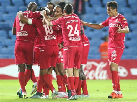 ייצאו לפגרה בפוזה דומה? ב"ש חוגגת (צילום: אלן שיבר)