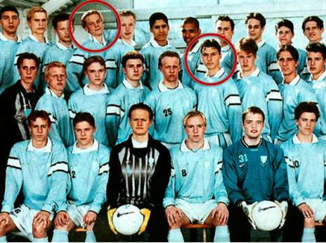 בתמונה קבוצתית. מוקפים בעיגול: הוא ורוזנברג