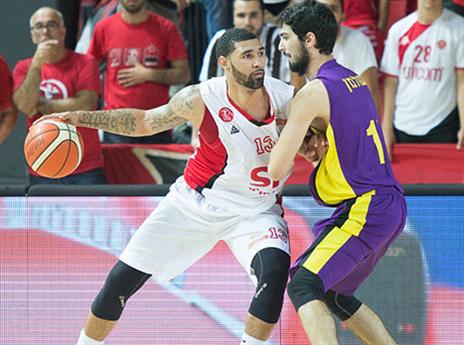 בכורה מוצלחת. סימונס (מנהלת הליגה)