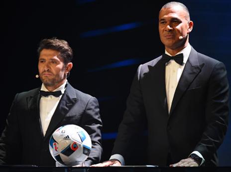 המנחים: רוד חוליט וביצ'נטה ליזראזו (getty)