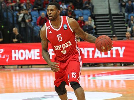 משחק פחות טוב שלו היום, אבל יש לו חלק גדול בעלייה. סמית' (דני מרון)