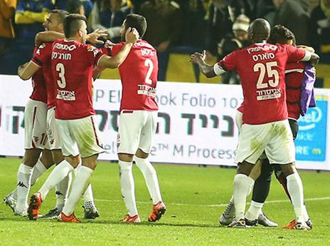 וגם השחקנים לא נשארו מאופקים (אלן שיבר)