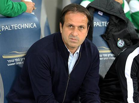 גער בשחקנים. לוי (צילום: יוסי שקל)