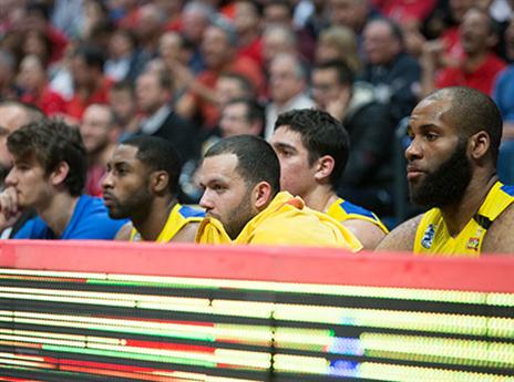 המראה על הספסל של מכבי אומר הכל (עודד קרני)