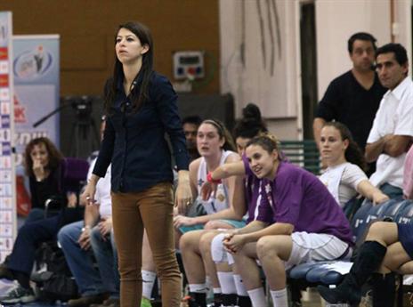 "טוב לי איפה שאני נמצאת". העליון (קרדיט: האלבום הפרטי)