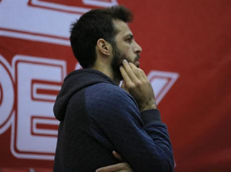 מסתכל מהצד. בן שימול (אודליה מטרי, מכבי ראשל"צ)