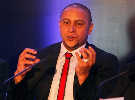 לא מפרגן יתר על המידה למסי. רוברטו קרלוס (getty)